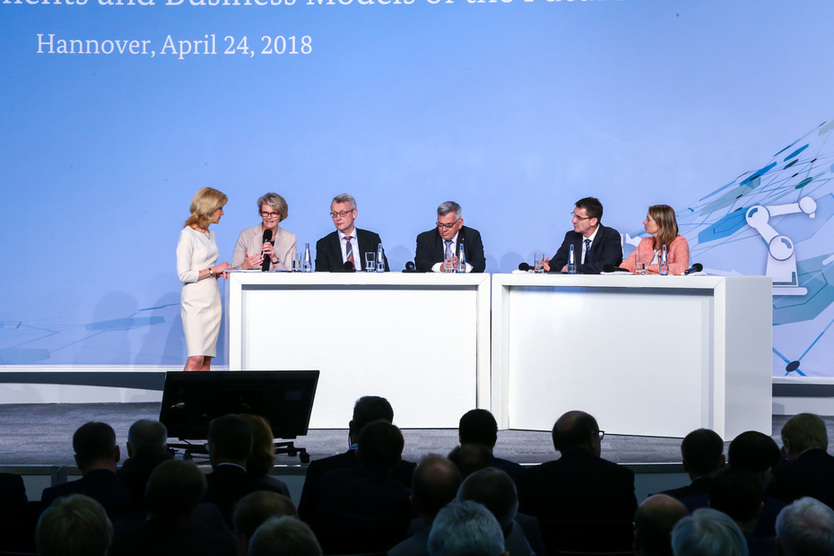 Panel zur Zukunft der Arbeit auf dem Leaders' Dialogue 2018