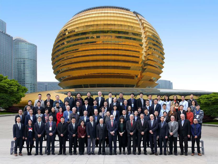 Gruppenbild beider Delegationen zur 05. Sitzung der Deutsch-Chinesischen Kommission Normung (DCKN) vom 03. – 05. Dezember 2017 in Hangzhou, China