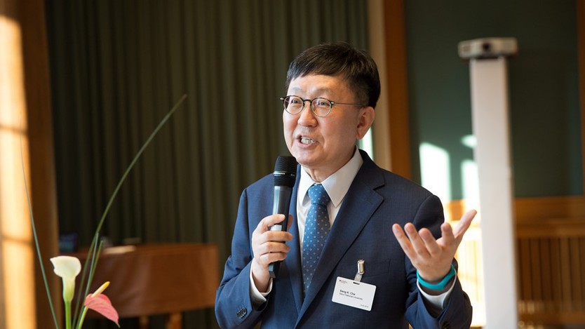 Prof. Sang Kyun Cha, Seoul National University during his dinner speech