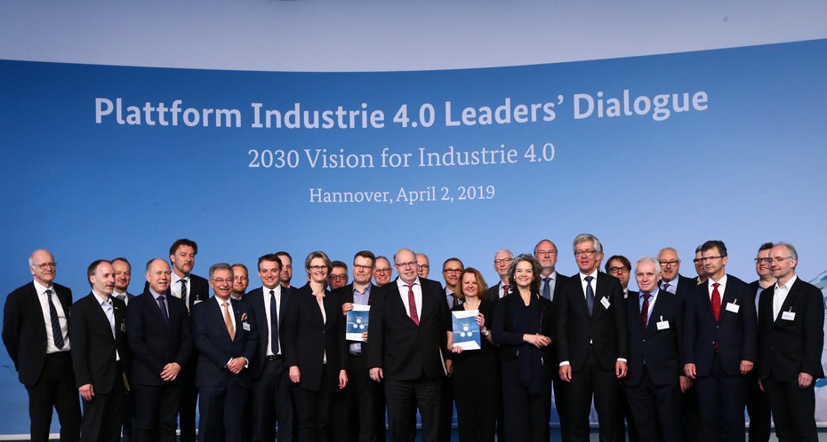 Group photo at the Leaders' Dialogue at Hannover Messe 2019