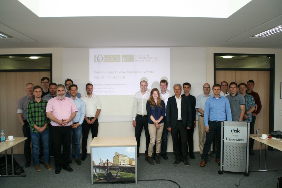 The kick-off event was very well-attended: the project team of the Asset Administration Shell Networked project at the University of Magdeburg.