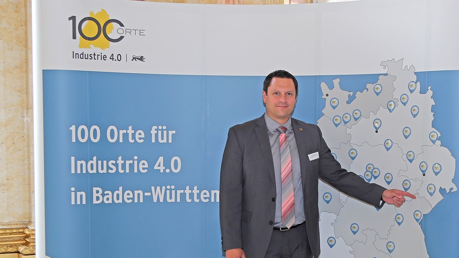 Award "100 places in Baden-Württemberg": Mr. Raunitschke (managing director) at the award ceremony